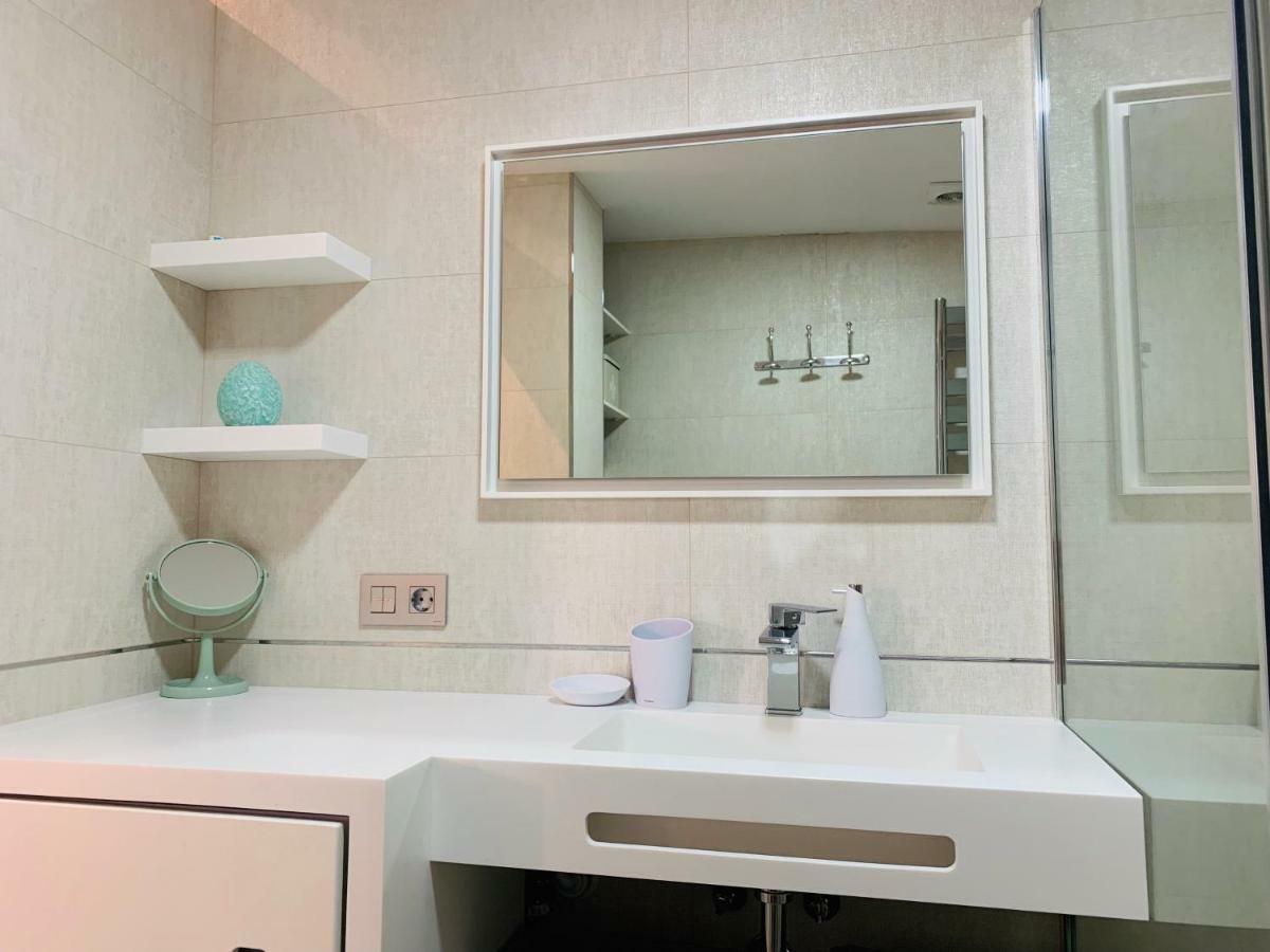 Cathedral Studio, Luxury Studio In Cathedral Area, Parking Optional Sevilla Buitenkant foto